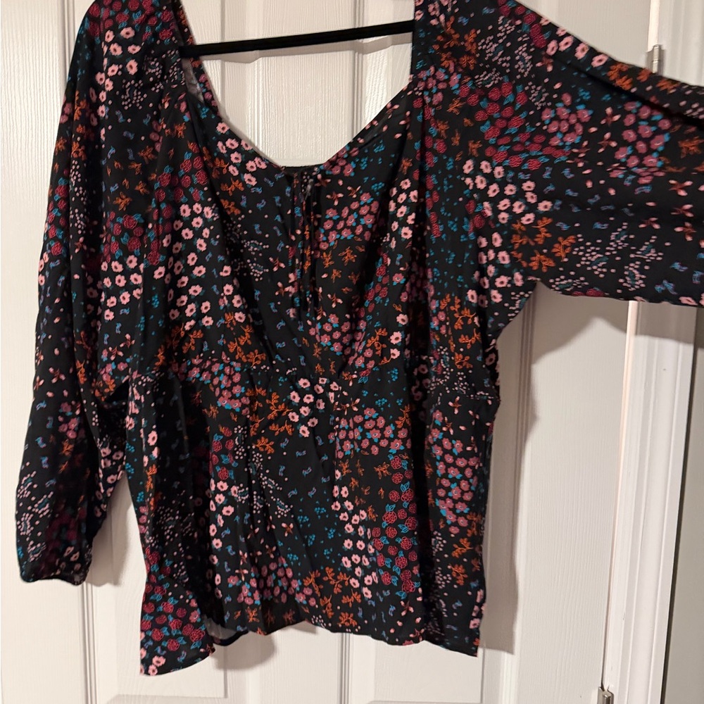 Chic Floral Print Blouse - Black and Pink